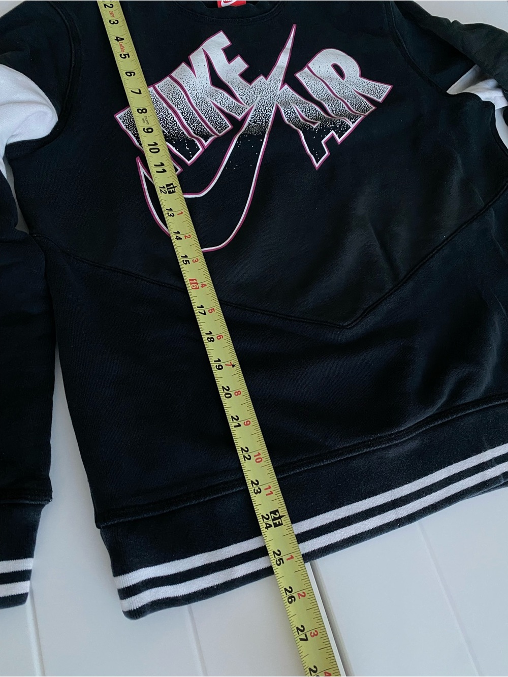 Vintage Nike Air Black Crewneck Sweatshirt with Pink and White Graphics - Picture 5 of 5